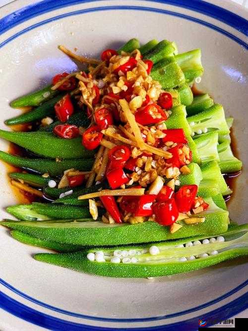 丝瓜和绿巨人蕾丝秋葵的功效：食用可降血脂、降血压、美容养颜、延缓衰老