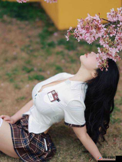 粉粉嫩嫩的虎白女张筱雨：可爱与性感的完美结合