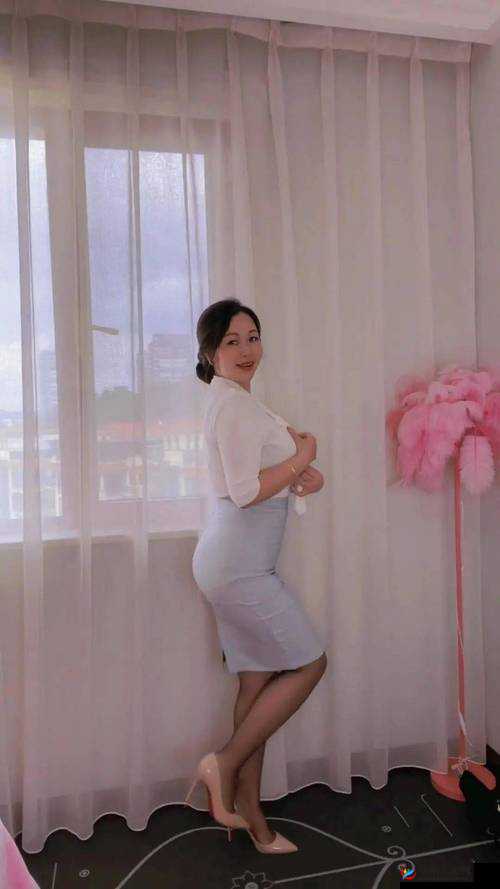 毛耸耸的熟女：成熟韵味的独特魅力