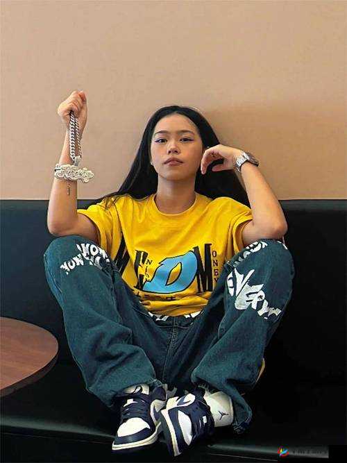 15 岁女 rapper：未来之星还是争议焦点？