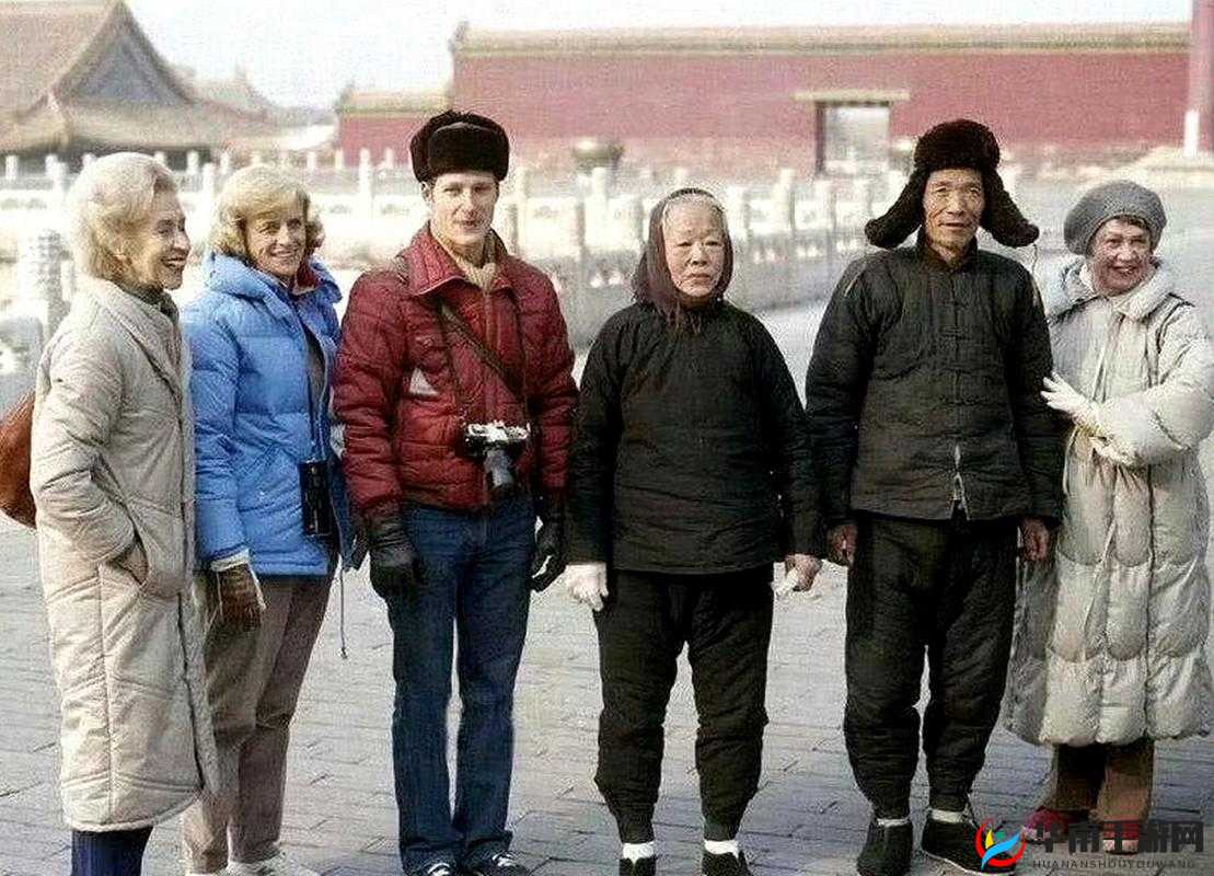 中国夫妇和美国夫妇交换身份，在美国生活，后因文化差异产生一系列啼笑皆非的故事