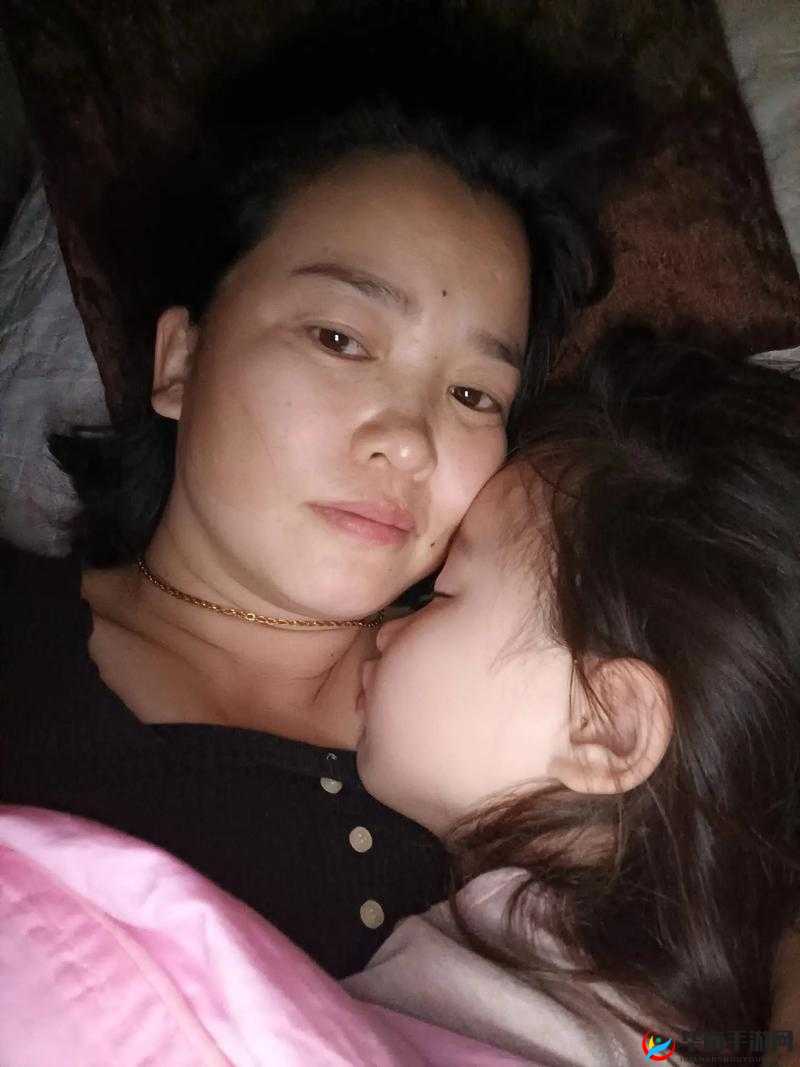 闺女 17 岁每天晚上要抱着睡：这到底是怎么回事该如何应对