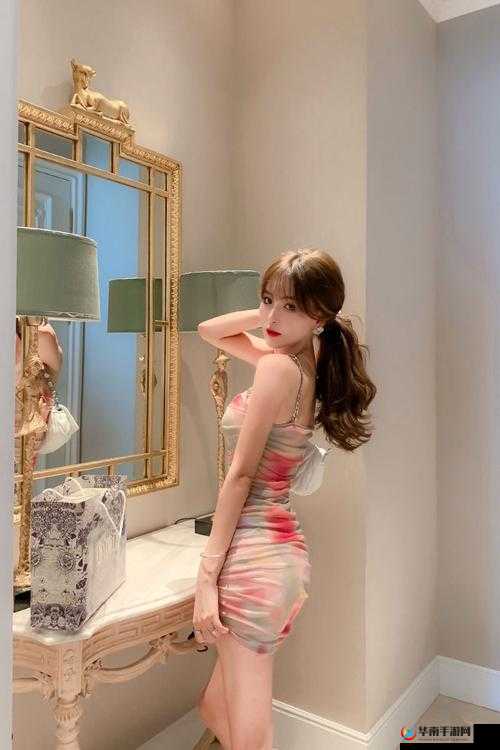 娇乳欲女的极致诱惑：h 奶汁翘引发的无尽遐想