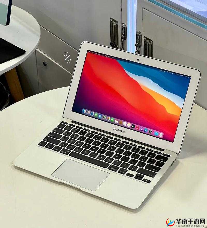 18-19MACBOOK AIRHD：轻薄便携，性能强劲