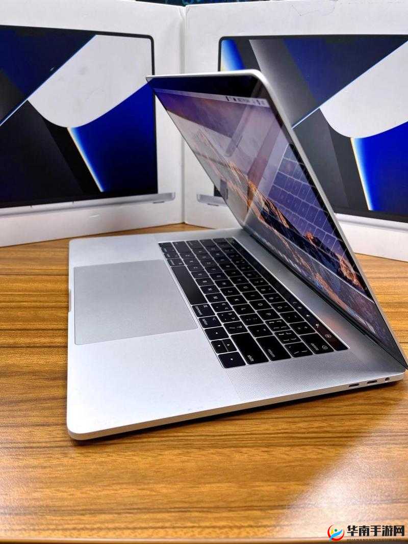 18 岁的 MacBook Pro 高清功能尽显卓越风采