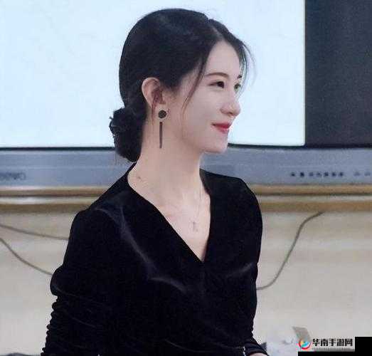 FREEZEFRAME 丰满老师人气猛涨：是颜值还是实力？