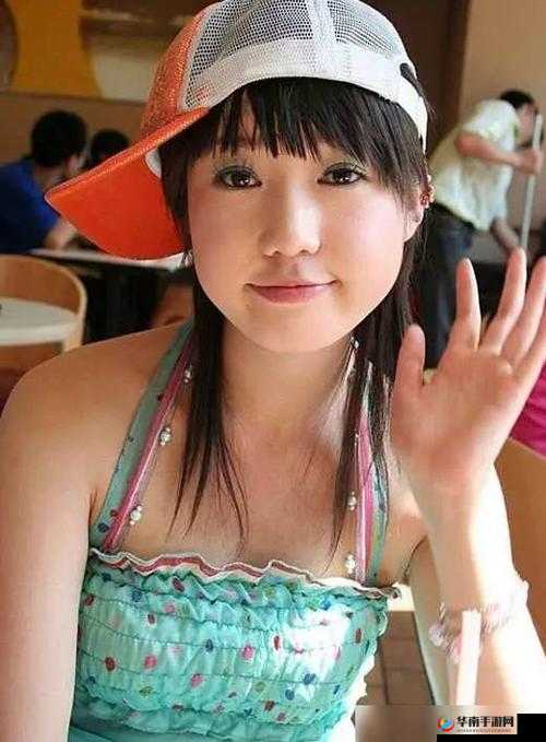 张悠雨大胆打开玉门大腿：美丽与性感的完美融合