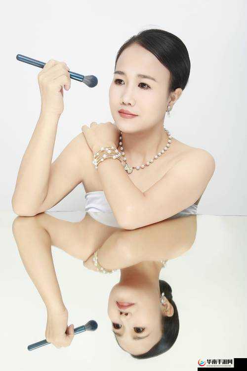 国模小贝：她的美丽与魅力或：国模小贝：时尚界的璀璨之星