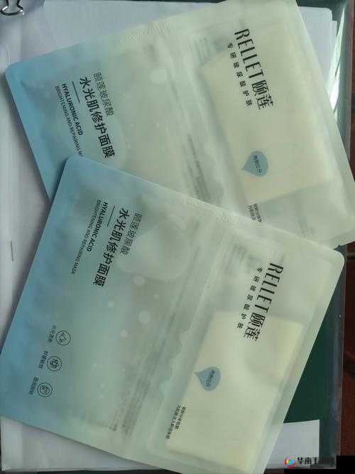 上面一边亲下一边面膜材质：探索其独特魅力与卓越功效