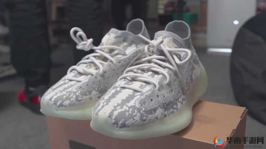 yeezy380 蜜桃粉和白色直播时被房管警告：到底咋回事呢