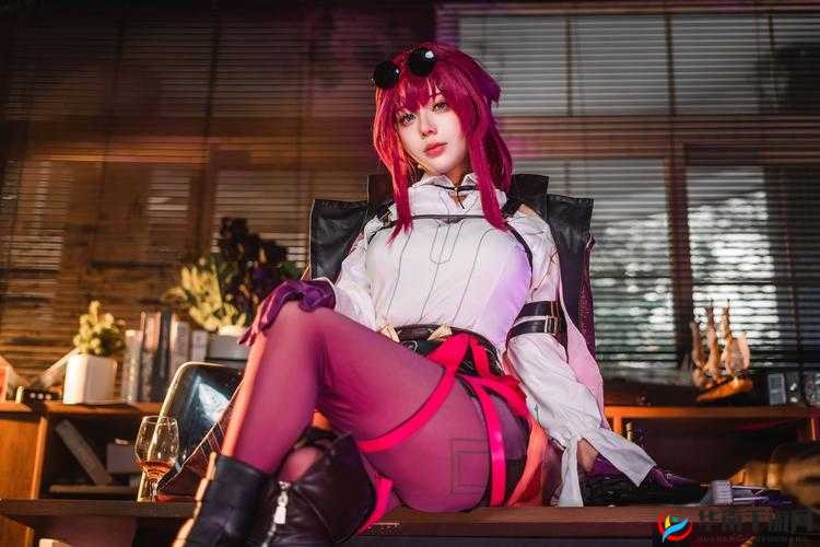 珊瑚宫心海开襟抱枕：独特设计展现精美与舒适融合之美