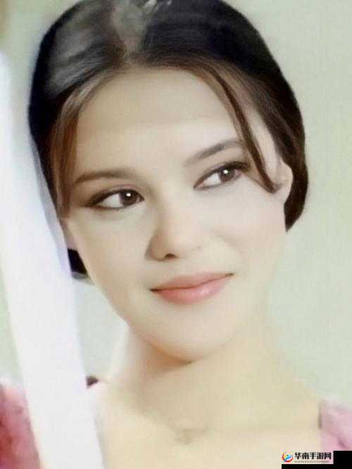 美丽的丽莎 1980 意大利语：关于它的故事与解读